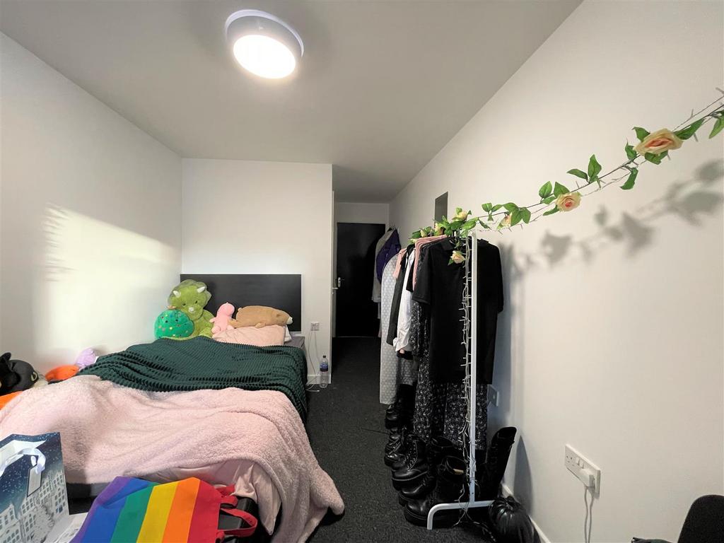 Room 37.jpg