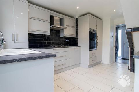 3 bedroom semi-detached house for sale, Whist Avenue, Wickford SS11