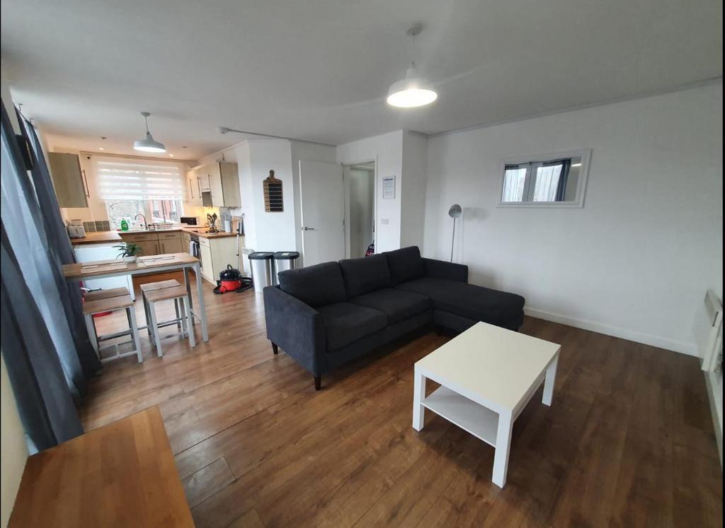 Living Area 3.png