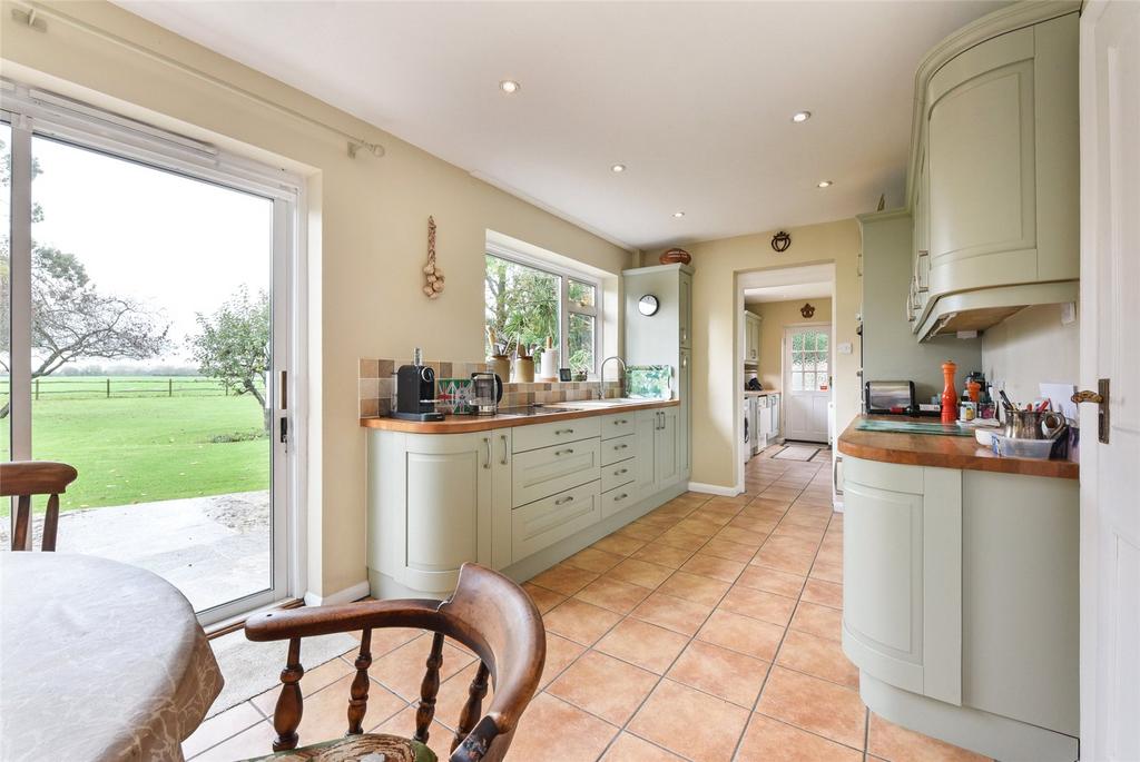 Kitchen/Breakfast Rm