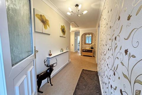 2 bedroom bungalow for sale, Ferndell Close, Cannock, Staffordshire, WS11