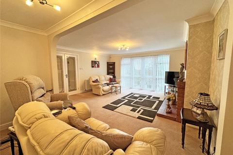 2 bedroom bungalow for sale, Ferndell Close, Cannock, Staffordshire, WS11