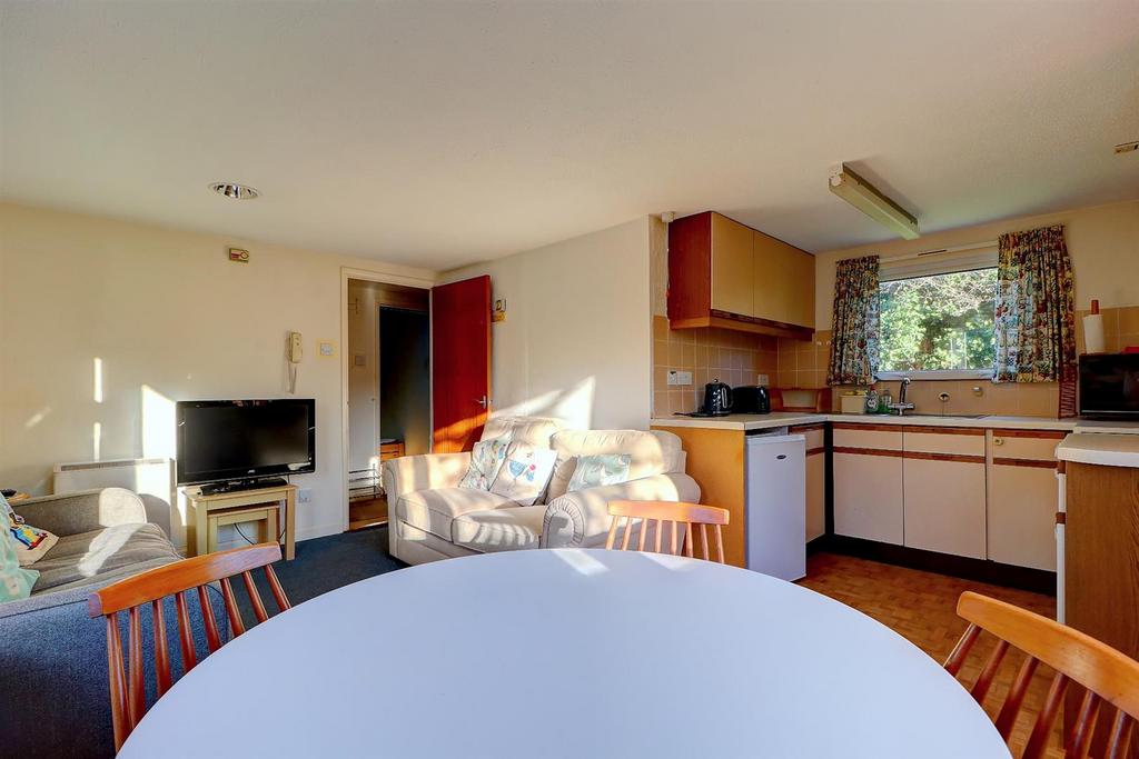Kitchen diner lounge .1.jpg