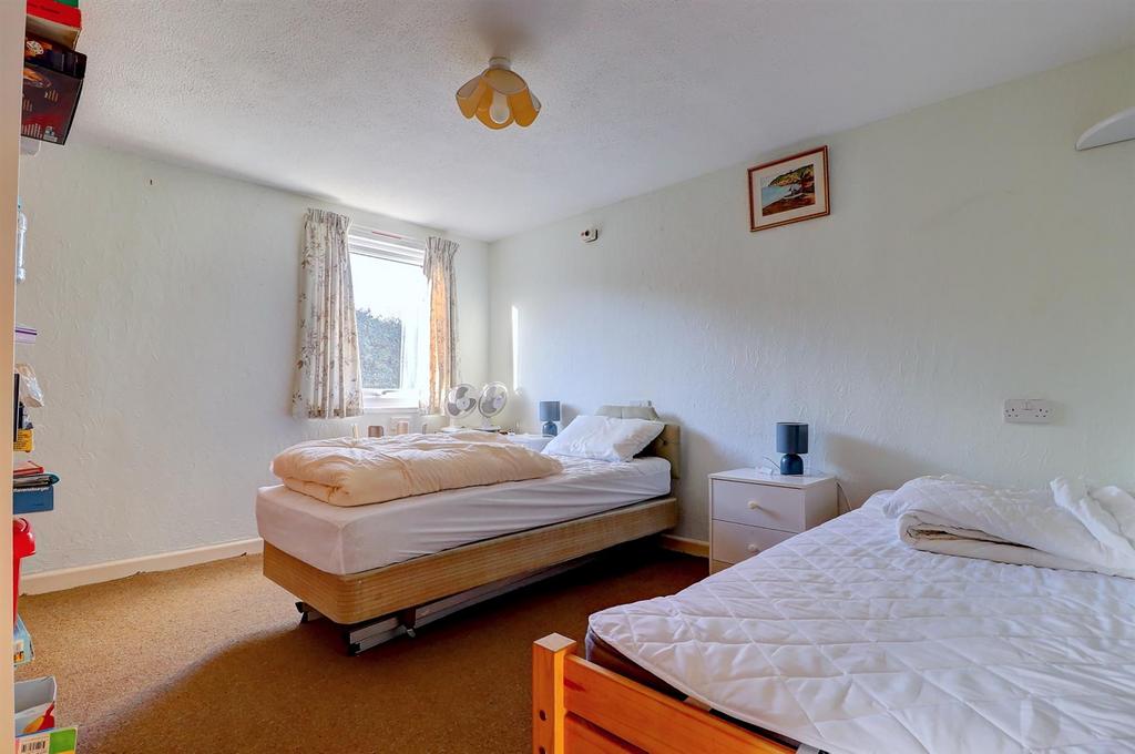 Bedrom 2 .1.jpg