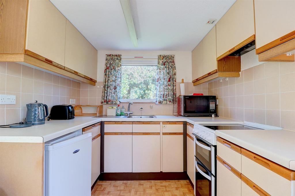 Kitchen 1.jpg