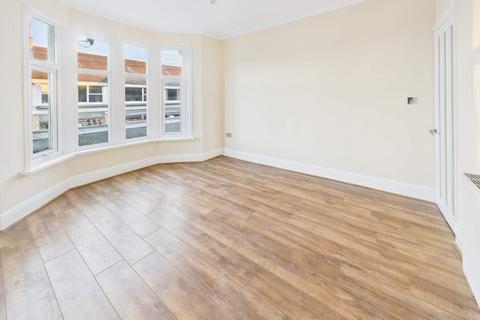 2 bedroom flat to rent - Heol Y Deri , Rhiwbina, Cardiff. CF14 6HA