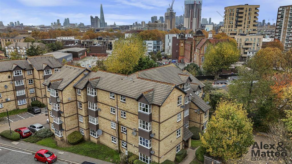 Lowry Court
