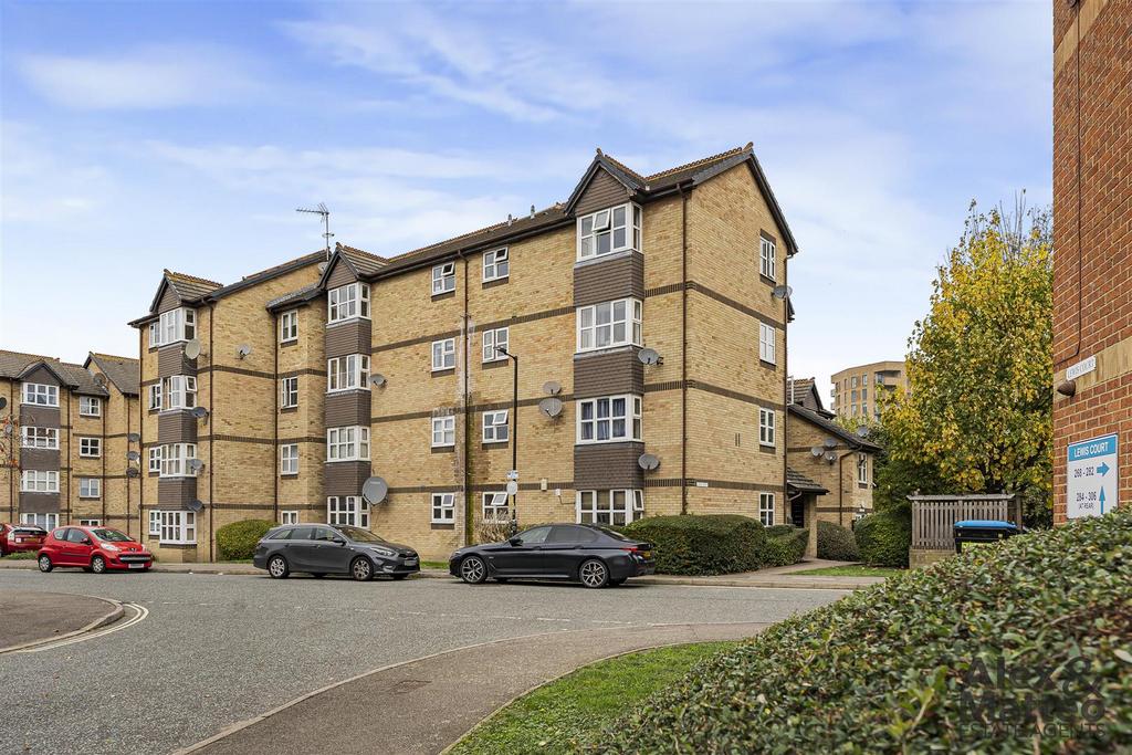Lowry Court