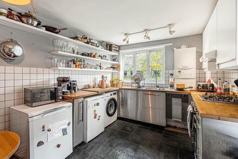 2 bedroom apartment to rent, Boleyn Road, London, N16