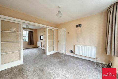 4 bedroom semi-detached house for sale, Highbury Avenue, Irlam, M44