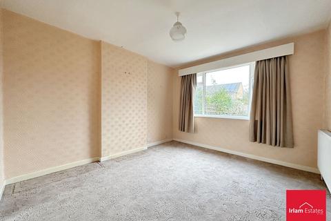 4 bedroom semi-detached house for sale, Highbury Avenue, Irlam, M44