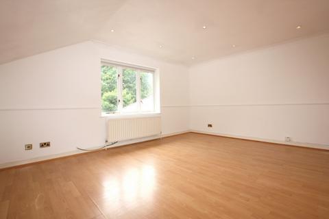 undefined, Langham Court, Holmbrook Drive, Hendon, NW4