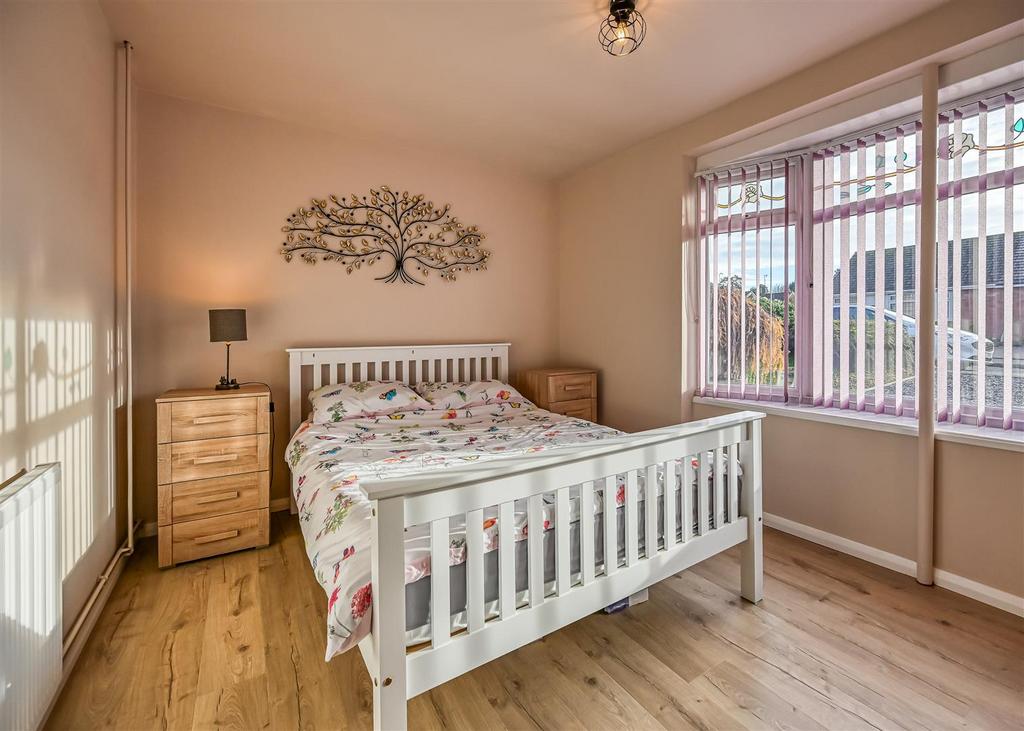 12a Blakeley Heath Drive-5.jpg