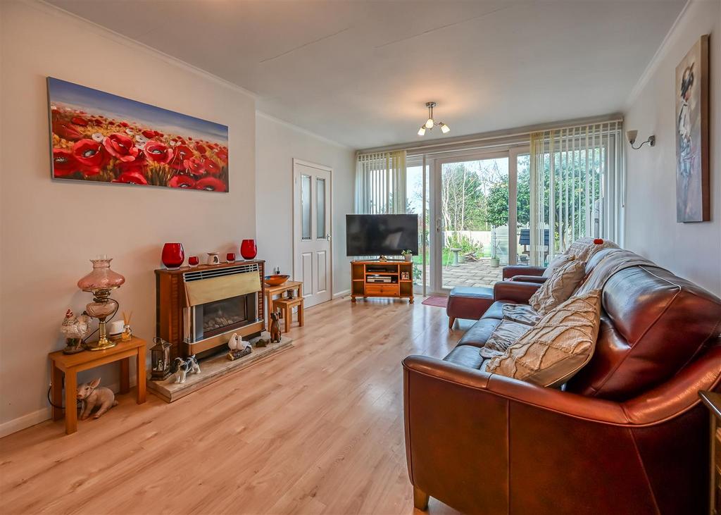 12a Blakeley Heath Drive-1.jpg
