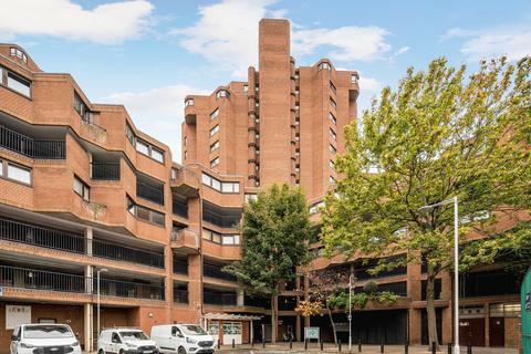 3 bedroom apartment for sale, Upper Whistler Walk, Blantyre Street, London, SW10