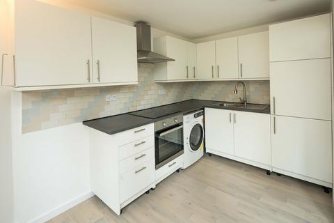 3 bedroom apartment for sale, Upper Whistler Walk, Blantyre Street, London, SW10