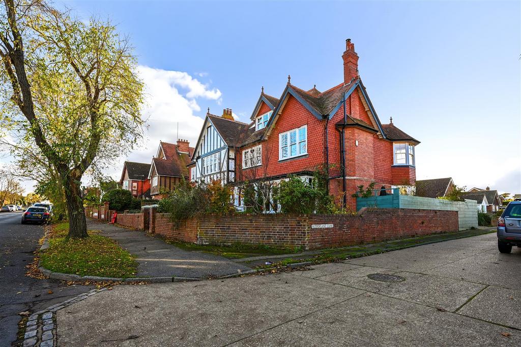43 A SUTHERLAND AVENUE - TN93 QL (51).jpg