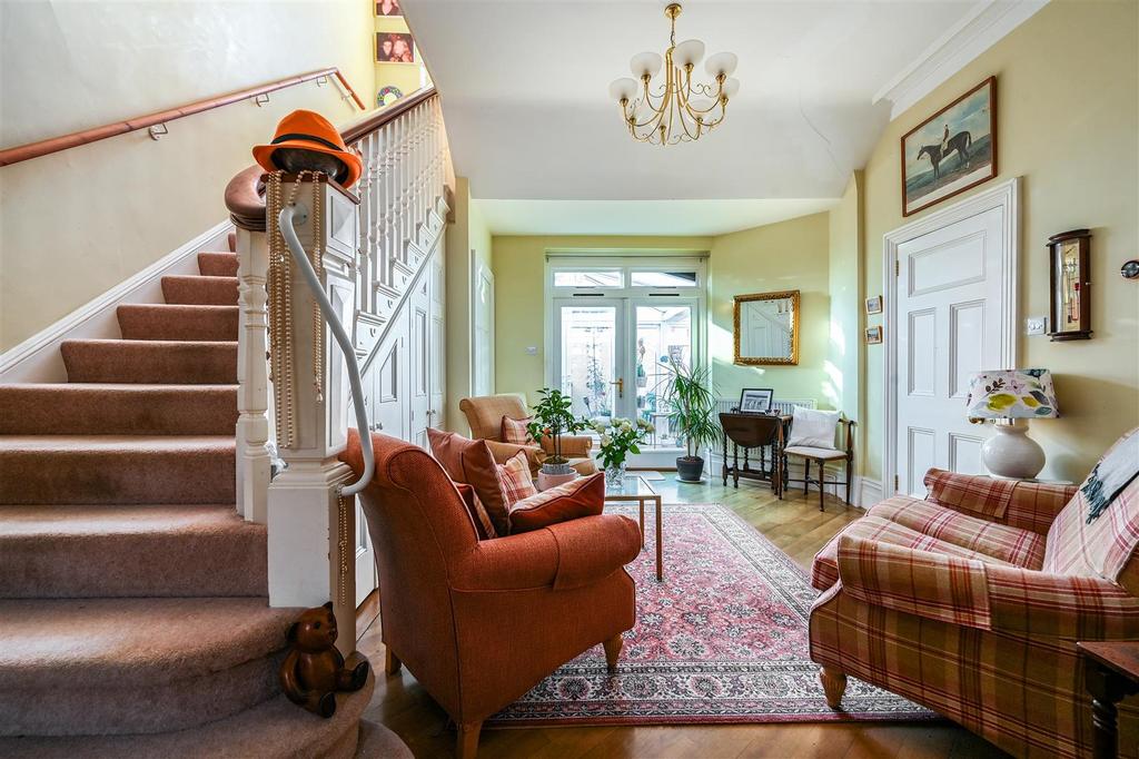 43 A SUTHERLAND AVENUE - TN93 QL (4).jpg