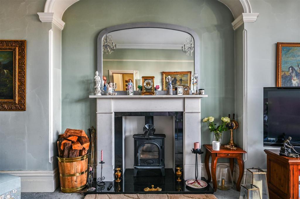 43 A SUTHERLAND AVENUE - TN93 QL (22).jpg