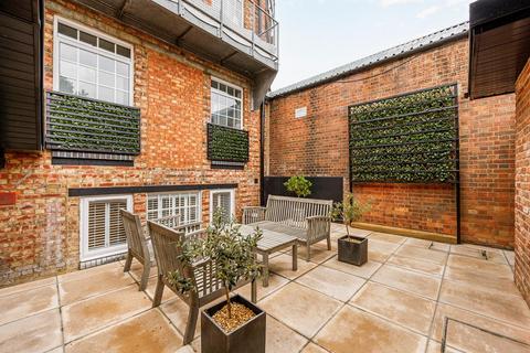 2 bedroom flat to rent, Gloucester Road Acton