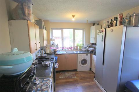 undefined, Beckton E6