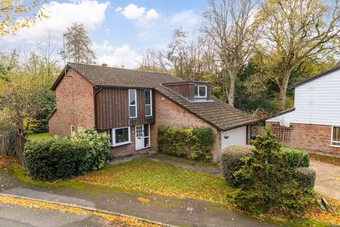 4 bedroom detached house for sale, Erica Way, Crawley RH10