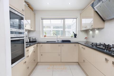 4 bedroom detached house for sale, Erica Way, Crawley RH10
