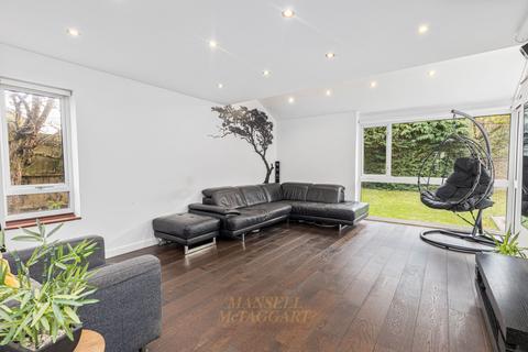 4 bedroom detached house for sale, Erica Way, Crawley RH10
