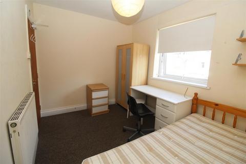 undefined, Ruthin Gardens, Cardiff CF24