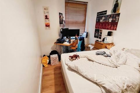 5 bedroom house to rent, Standish Road, Manchester, M14