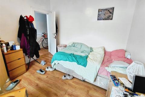 5 bedroom house to rent, Standish Road, Manchester, M14