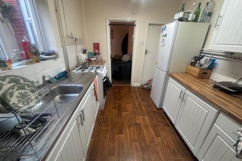 4 bedroom house to rent, Rothesay Avenue, Nottingham, NG7
