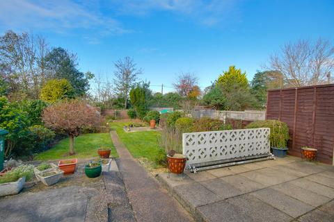 2 bedroom terraced house for sale, WEST END! NO FORWARD CHAIN! STUNNING REAR GARDEN
