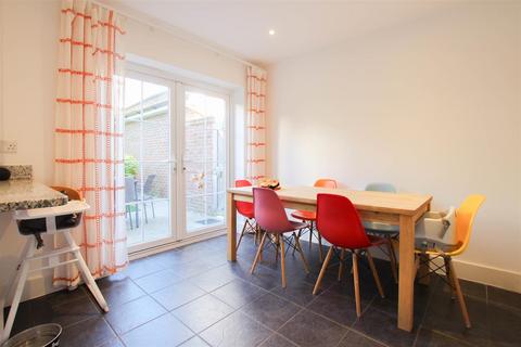 5 bedroom detached house to rent, Wedow Road, Thaxted CM6