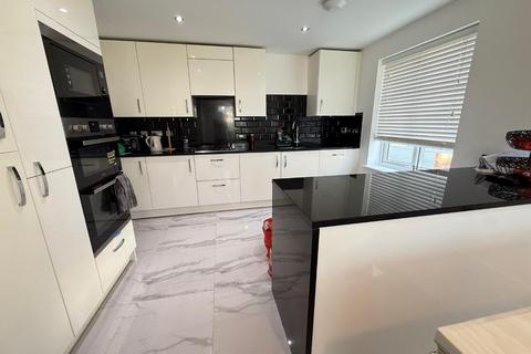 4 bedroom detached house for sale, Hawker Way, Northampton NN4