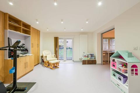 undefined, Landons Close, Docklands, London, E14