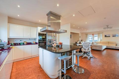 3 bedroom end of terrace house for sale, Landons Close, Docklands, London, E14