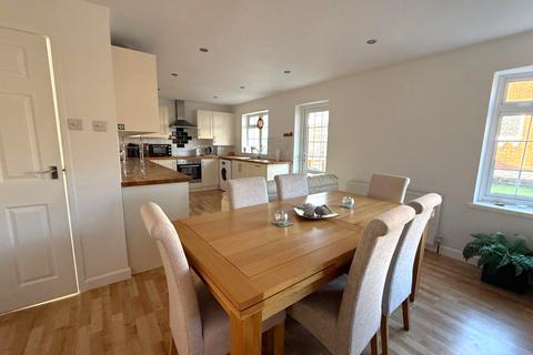3 bedroom bungalow for sale, Naylor Close, Kidderminster, DY11