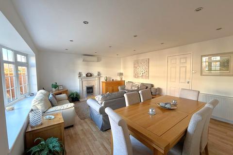 3 bedroom bungalow for sale, Naylor Close, Kidderminster, DY11