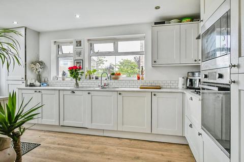 2 bedroom bungalow for sale, Ruddings Close, York YO32