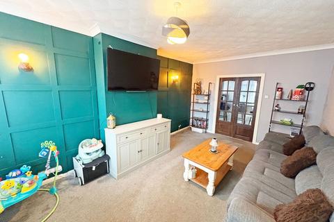 3 bedroom semi-detached house for sale, Queens Road, Skegness, Lincolnshire, PE25 2ET