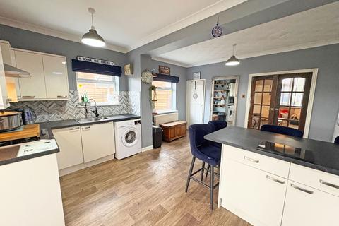 3 bedroom semi-detached house for sale, Queens Road, Skegness, Lincolnshire, PE25 2ET