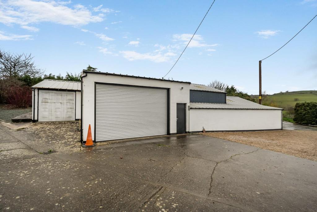 Garage external.jpg