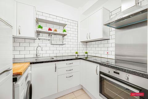 1 bedroom flat to rent, Queensway, London, W2