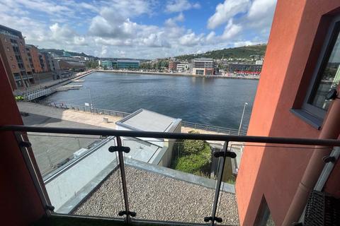 2 bedroom apartment to rent, South Quay