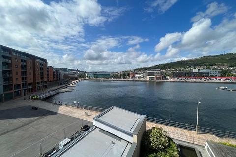 2 bedroom apartment to rent, South Quay