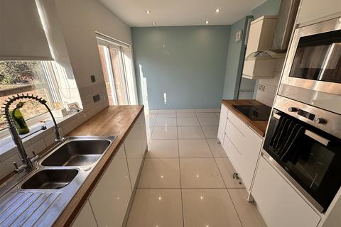 2 bedroom terraced house to rent, Langworthy Road, Salford