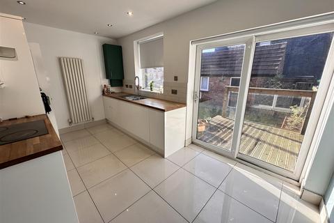 2 bedroom terraced house to rent, Langworthy Road, Salford