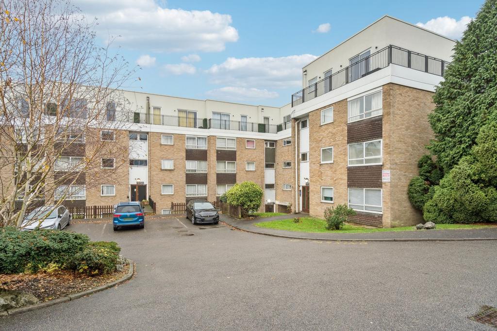 Ext - Ashleigh Court