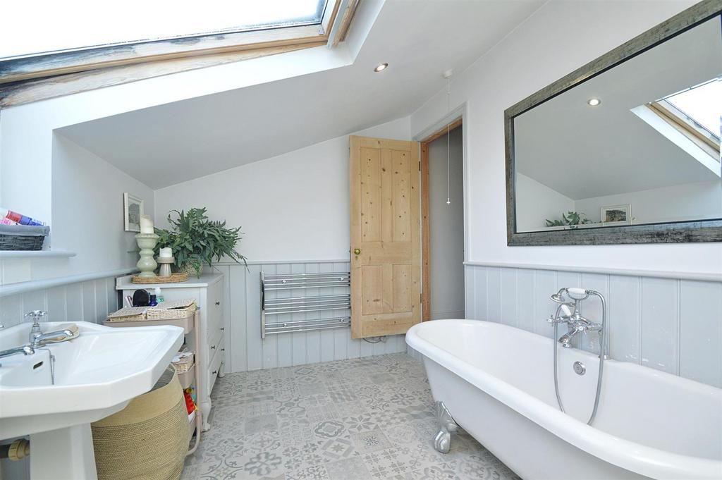 Bathroom2.jpg